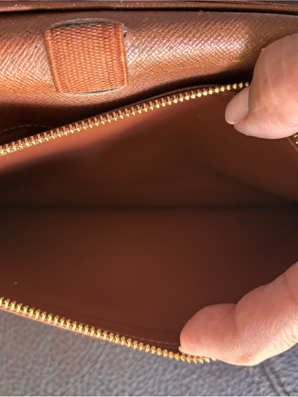 Louis Vuitton Monogram Canvas Brown & Gold Zip Wallet - Picture 9 of 16